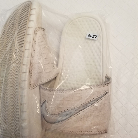 Nike Benassi Sandal White Women Size 7 AO1036-100 - Picture 3 of 6